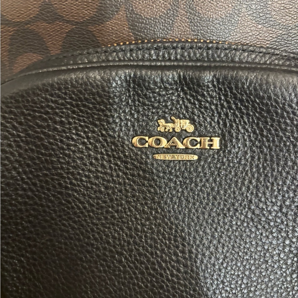 Large Court Backpack In Signature Canvas - Picture 2 of 12